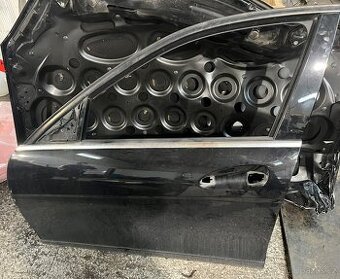 L Přední dveře Mercedes-Benz W204/S204 kód barvy 197