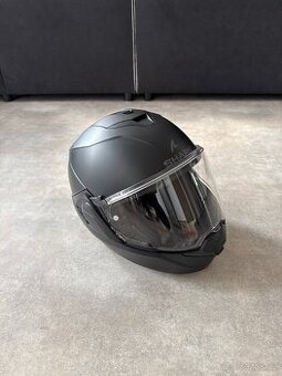 Motocyklová překlápěcí přilba značky shark