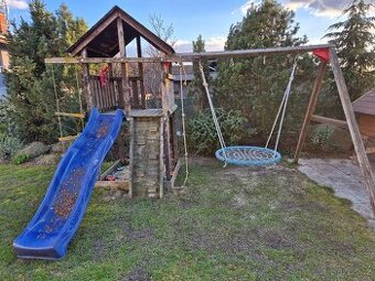 Dětské zahradní hřiště