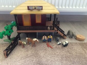Playmobil wildlife care station
