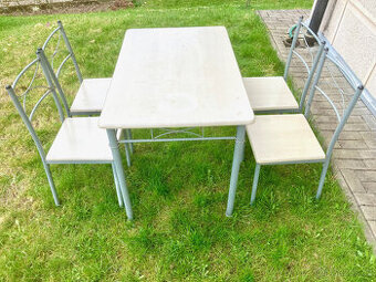 Kovový zahradní stolek a 4 židle