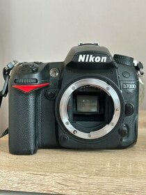 Nikon D7000 + příslušenství - 1