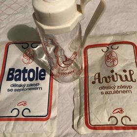 Retro kojenecká láhev a zásyp, kočárky