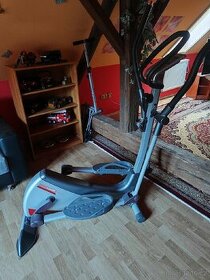 Posilovací stroj