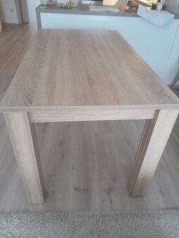 úplně NOVÝ jídelní stůl