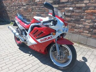Suzuki GSX-R 750