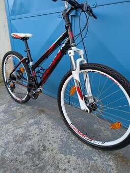Málo jeté dámské/dívčí kolo Rock Machine 26"