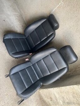 Bmw e36 sedačky v pěkném stavu