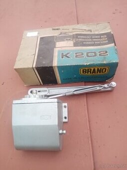 Zavírač dveří BRANO K202