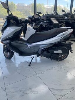 Malaguti Madison 125 ABS akční cena 77990 + helma zdarma