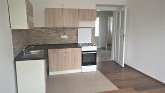 Pronájem bytu 3 + 1, 103 m2, 1. patro, v centru Pardubic - 1