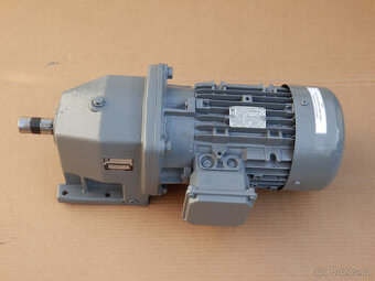 Elektromotor s převodovkou 2,2KW 98 ot./1min.