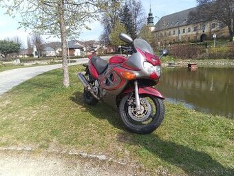 Suzuki GSX 750