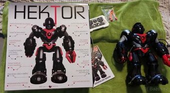 MaDe robot Hektor mluví česky a rapuje