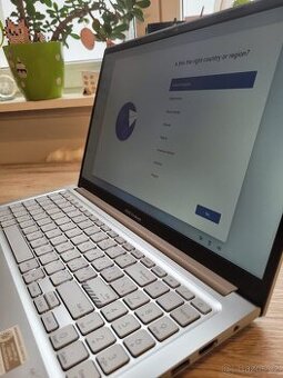 Prodám ASUS Vivobook, nepoužívaný, 7000 Kč