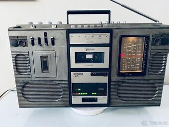 Radiomagnetofon/ ghettoblaster RFT SKR 501, rok 1981