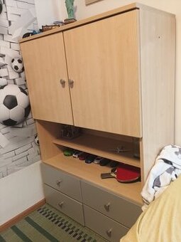 Studentský nábytek / pokoj