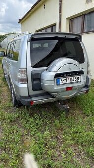 Mitsubishi Pajero IV V80