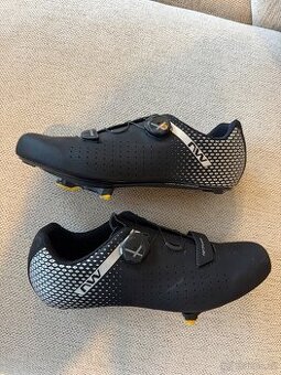 Silniční cyklistické tretry