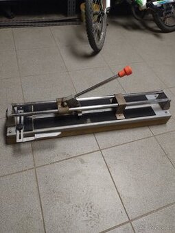 Řezačka obkladaček