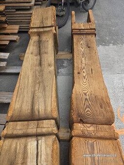 Historické 300 let staré stojky - dubové - 1