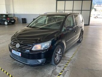 VW Touran 2.0TDI 103kW,Highline,7.míst,1.majitel,serviska