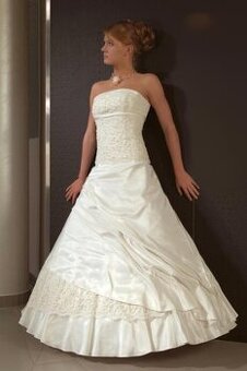 Levné svatební šaty vhodné i na věneček ve vel.40