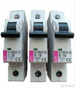 Prodám jističe 20 a 2x 16