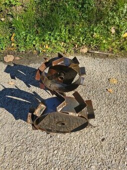 Prodám nářadí na kultivátor Mountfield