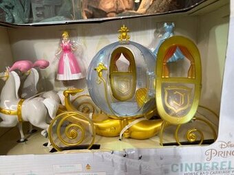 Popelka a svítící kočár s koňmi Mattel Disney