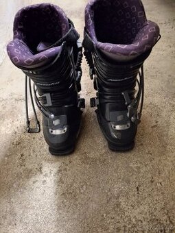 Lyže Rossignol a lyžařské boty Raichle