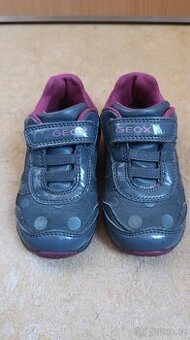 Dívčí boty zn. Geox 24