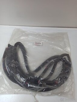 Těsnění pravých předních dveří OEM Toyota Corolla E12