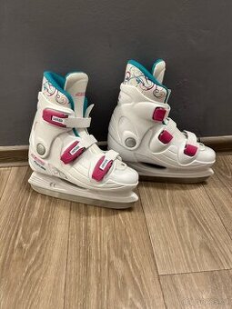 Dívčí lední brusle