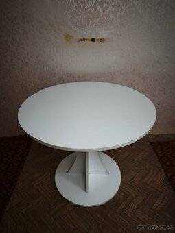 Kuchyňský stůl kulatý