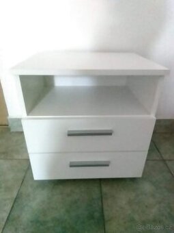 Prodám nový noční stolek