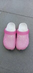 Dětské nazouváky, pantofle vel. 28/29