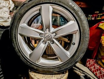 Audi r18 5x112 s letnima gumama 225/50/18