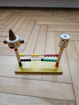 Staré dřevěné počitadlo