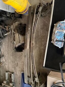 Ford transit rok 2003 zadní listová pera