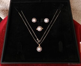 Zlatý set Opály 6,40ct synt.korund 0,96 ct a bril.0,32 ct