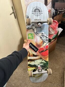 Skateboard- Skate of mind