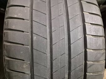 245/40 R19 BRIDGESTONE (4,5mm) č.16277