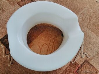 Nástavec na WC
