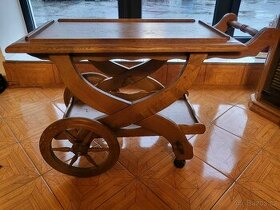 Rustikální servírovací stolek