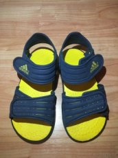 Pěnové sandály Adidas vel.33 - 1