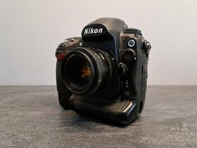 Prodám Nikon D3 s objektivem