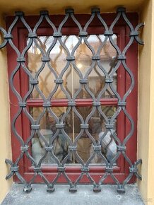 Kované mříže do oken a dveří