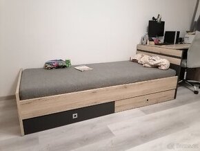 Postel s úložným prostorem