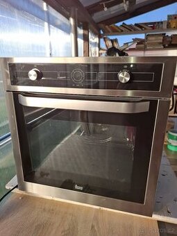 Vestavná trouba Teka HL 840
